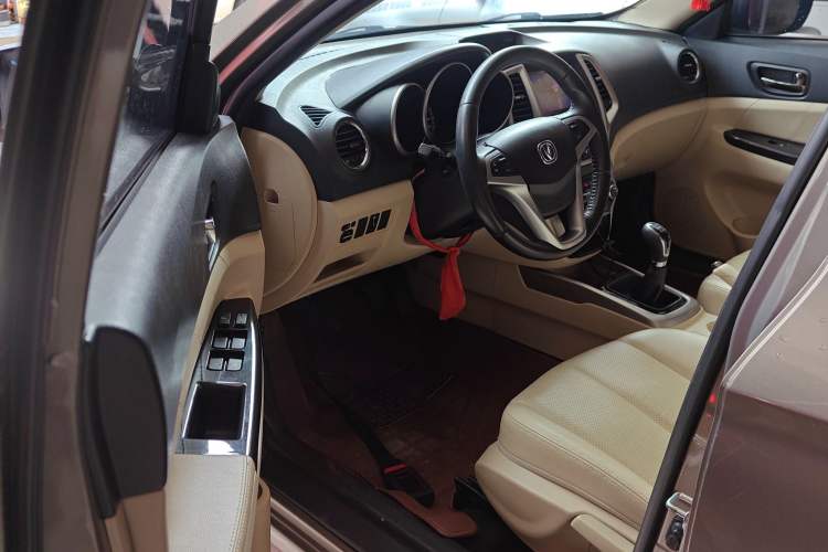Used CHANGAN Eado 2015 1.6L Manual Luxury Model China V Standard Driver Seat