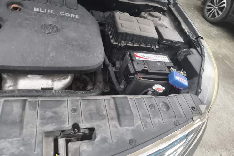 Used CHANGAN Eado 2015 1.6L Automatic Luxury Model Engine Bay Left