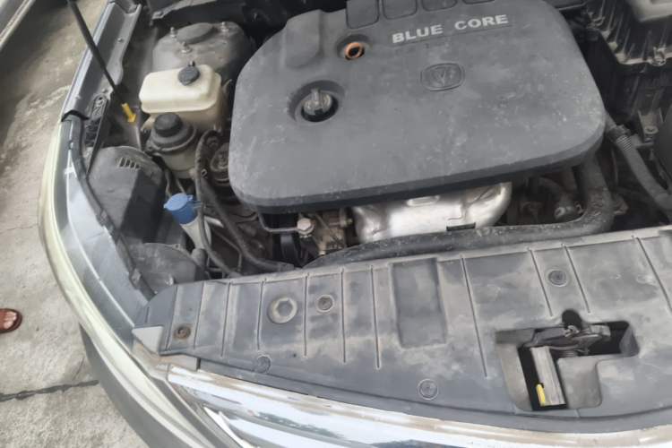 Used CHANGAN Eado 2015 1.6L Automatic Luxury Model Engine Bay Right