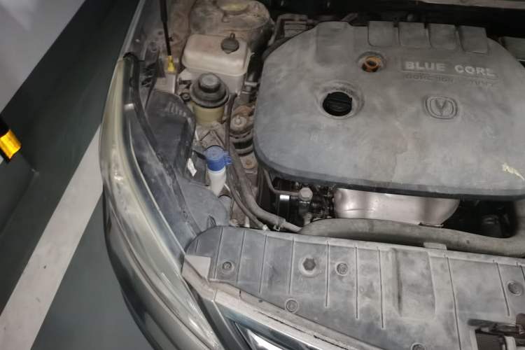 Used CHANGAN Eado 2015 1.6L Automatic Luxury Model Engine Bay Right