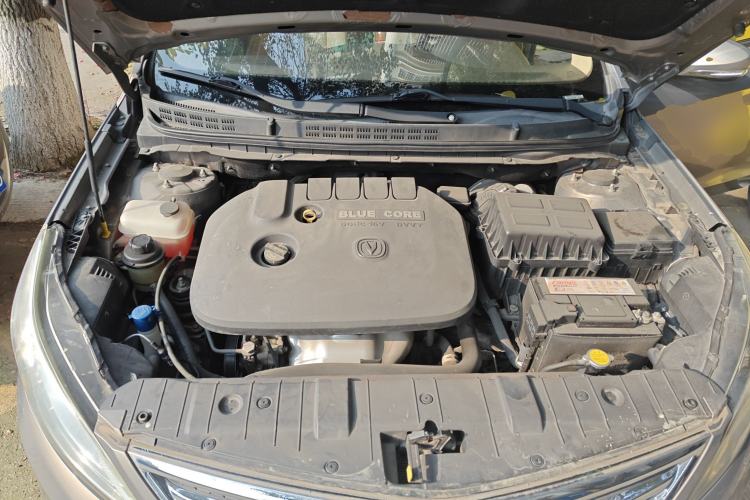 Used CHANGAN Eado 2015 1.6L Manual Luxury Model China V Standard Engine Bay