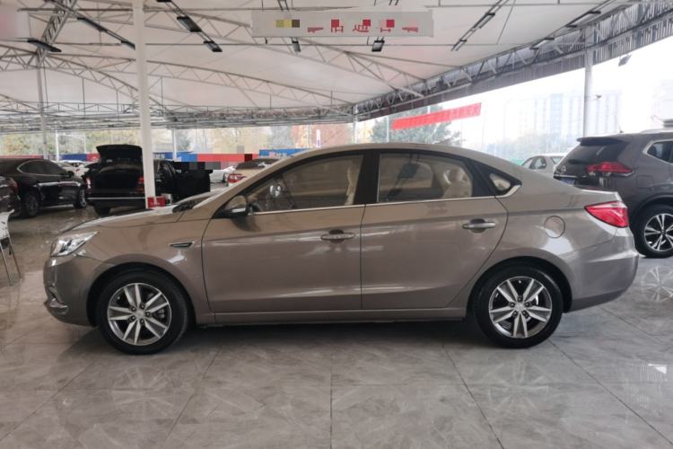 Used CHANGAN Eado 2015 1.6L Manual Luxury Model China V Standard Exterior 3