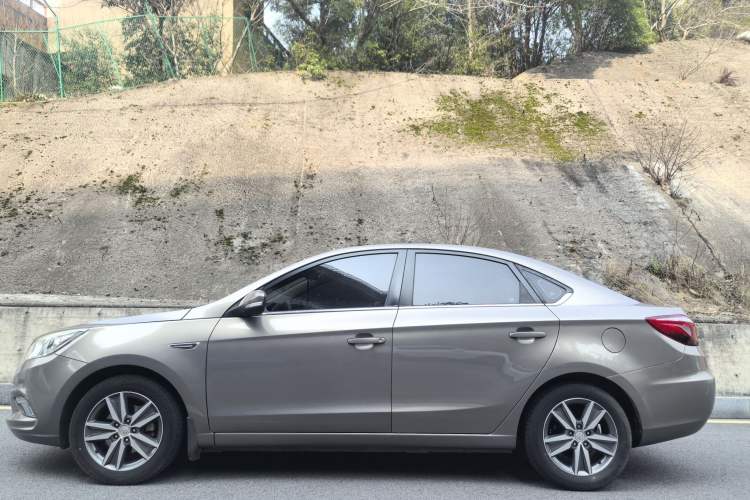 Used CHANGAN Eado 2015 1.6L Manual Luxury Model China V Standard Exterior 5
