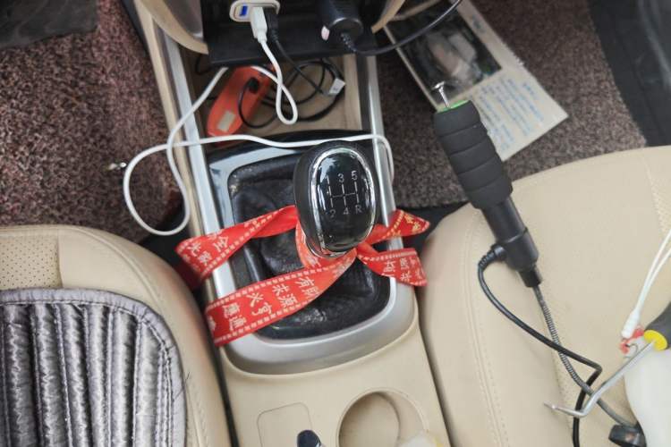 Used CHANGAN Eado 2015 1.6L Manual Luxury Model China V Standard Gear Lever