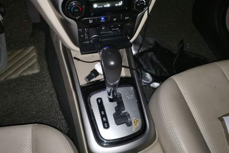 Used CHANGAN Eado 2015 1.6L Automatic Luxury Model Gear Lever