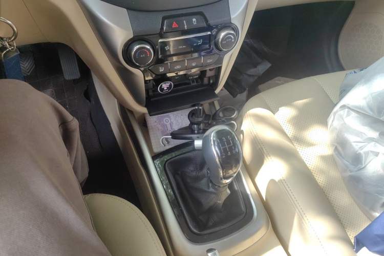 Used CHANGAN Eado 2015 1.6L Manual Luxury Model China V Standard Gear Lever