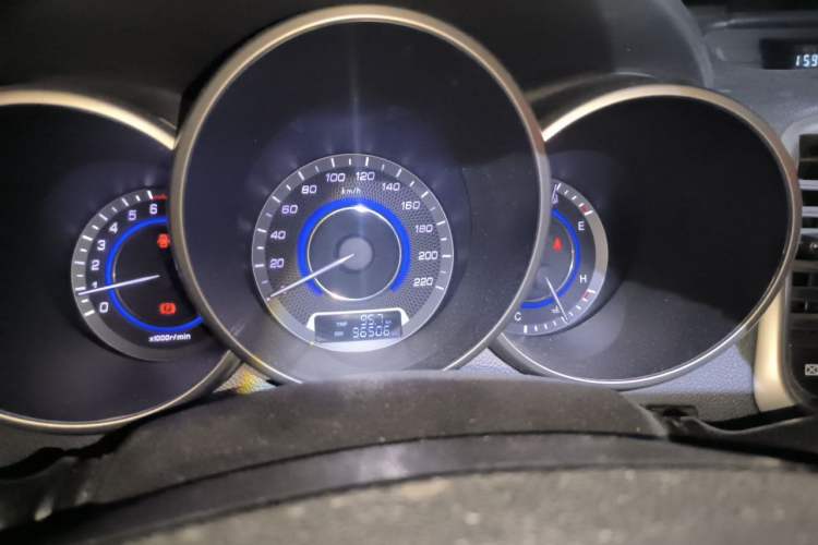 Used CHANGAN Eado 2015 1.6L Manual Luxury Model China IV Standard Instrument Cluster