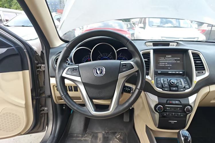 Used CHANGAN Eado 2015 1.6L Manual Luxury Model China V Standard Interior 2