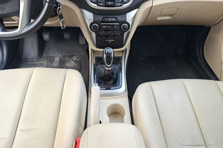 Used CHANGAN Eado 2015 1.6L Manual Luxury Model China V Standard Interior 3