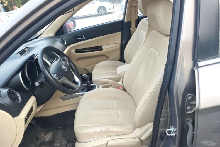 Used CHANGAN Eado 2015 1.6L Manual Luxury Model China V Standard Interior 4