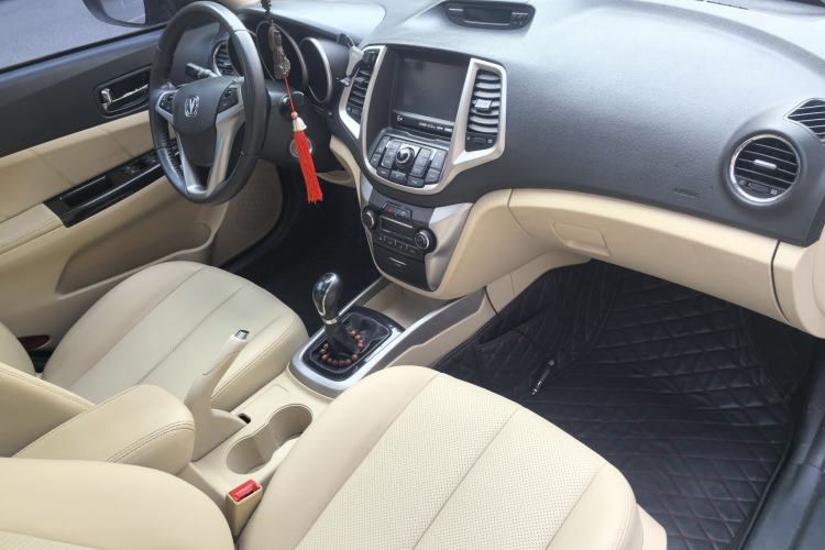 Used CHANGAN Eado 2015 1.6L Manual Luxury Model China V Standard Interior 6