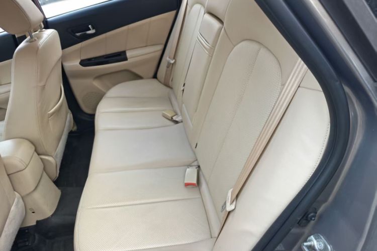 Used CHANGAN Eado 2015 1.6L Manual Luxury Model China V Standard Interior 7