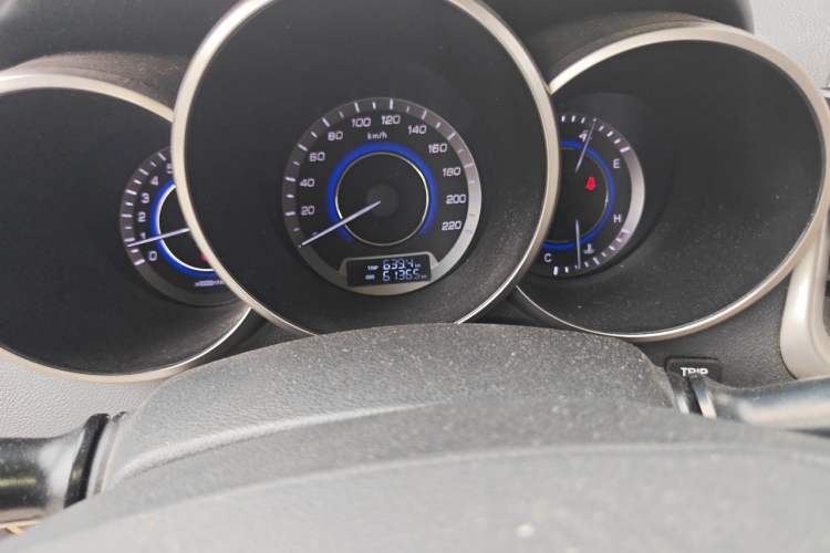 Used CHANGAN Eado 2015 1.6L Manual Luxury Model China V Standard Odometer Close Up