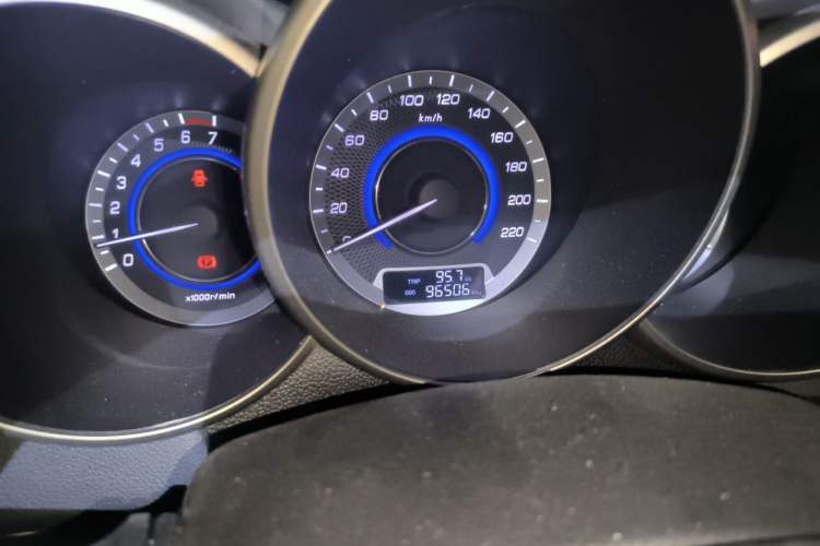 Used CHANGAN Eado 2015 1.6L Manual Luxury Model China IV Standard Odometer Close Up