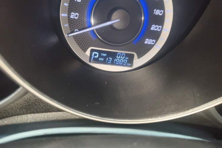 Used CHANGAN Eado 2015 1.6L Automatic Luxury Model Odometer Close Up
