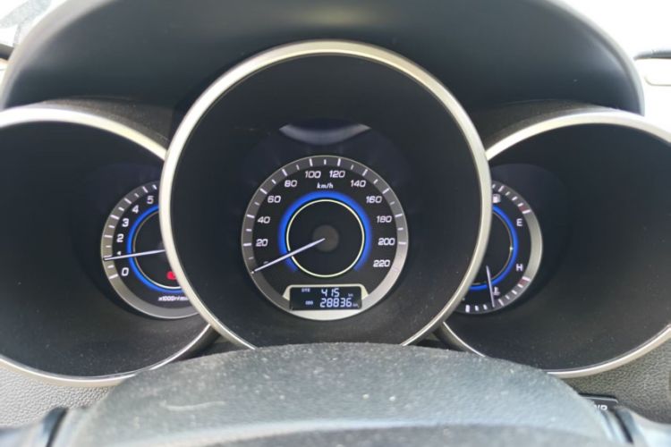 Used CHANGAN Eado 2015 1.6L Manual Luxury Model China V Standard Odometer Close Up