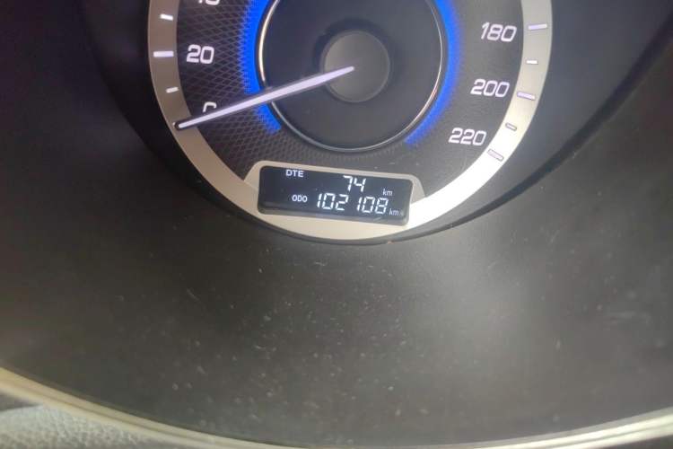 Used CHANGAN Eado 2015 1.6L Manual Luxury Model China V Standard Odometer Close Up