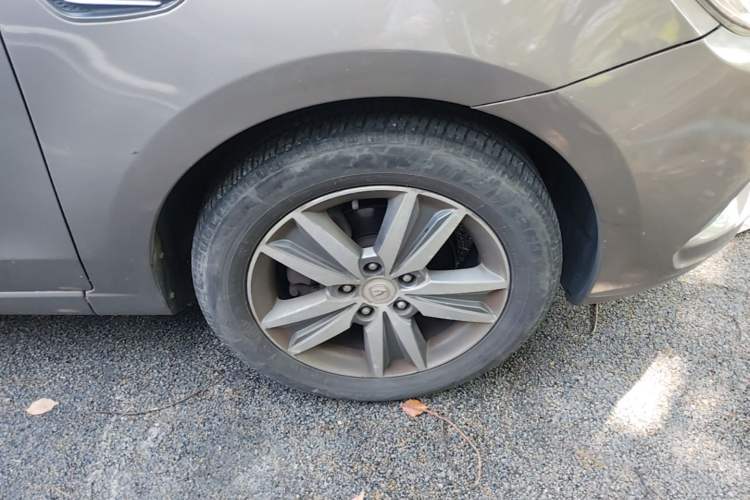 Used CHANGAN Eado 2015 1.6L Manual Luxury Model China IV Standard Right Front Wheel Hub