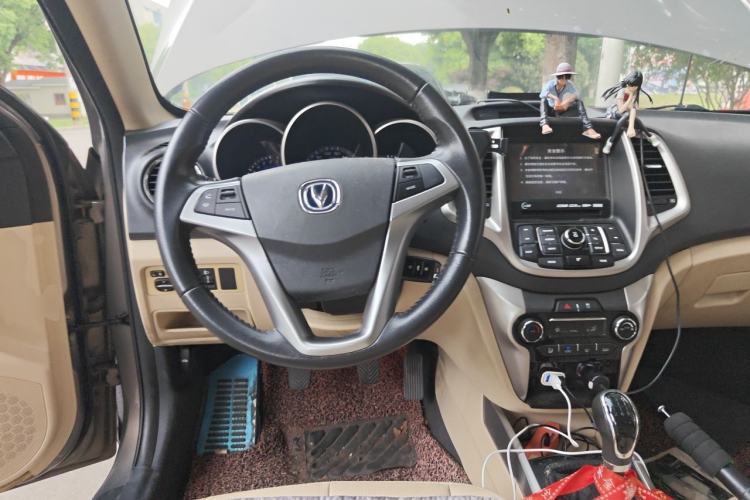 Used CHANGAN Eado 2015 1.6L Manual Luxury Model China V Standard Steering Wheel
