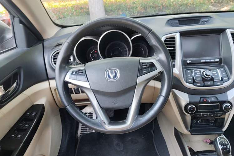 Used CHANGAN Eado 2015 1.6L Manual Luxury Model China IV Standard Steering Wheel
