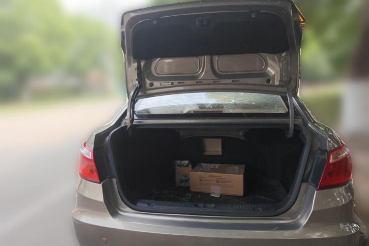 Used CHANGAN Eado 2015 1.6L Manual Luxury Model China V Standard Trunk