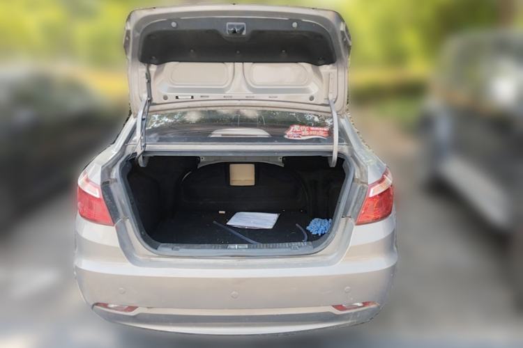 Used CHANGAN Eado 2015 1.6L Manual Luxury Model China IV Standard Trunk