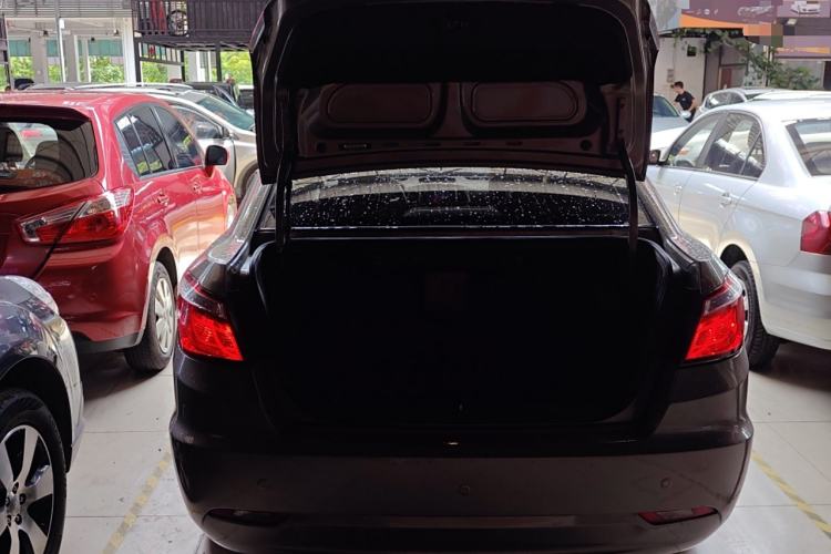 Used CHANGAN Eado 2015 1.6L Manual Luxury Model China V Standard Trunk