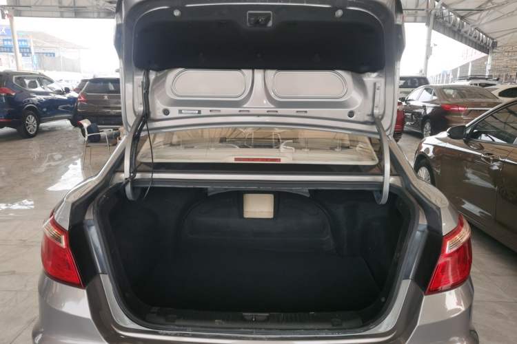 Used CHANGAN Eado 2015 1.6L Manual Luxury Model China V Standard Trunk