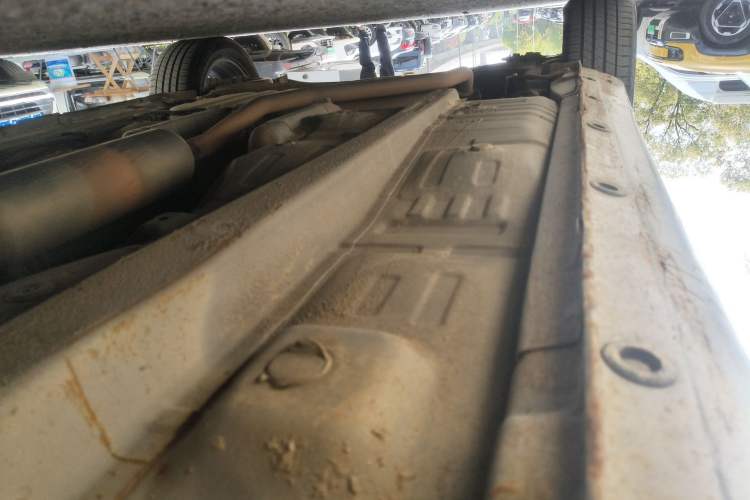 Used CHANGAN Eado 2015 1.6L Manual Luxury Model China IV Standard Chassis Front Right