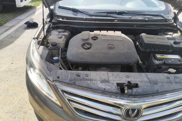 Used CHANGAN Eado 2015 1.6L Manual Luxury Model China IV Standard Engine Bay Right