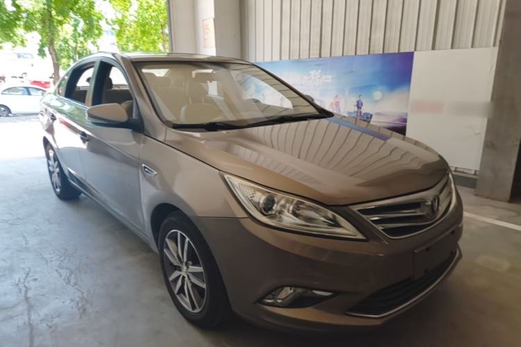 Used CHANGAN Eado 2015 1.6L Manual Luxury Model China V Standard Front Right 45 Deg