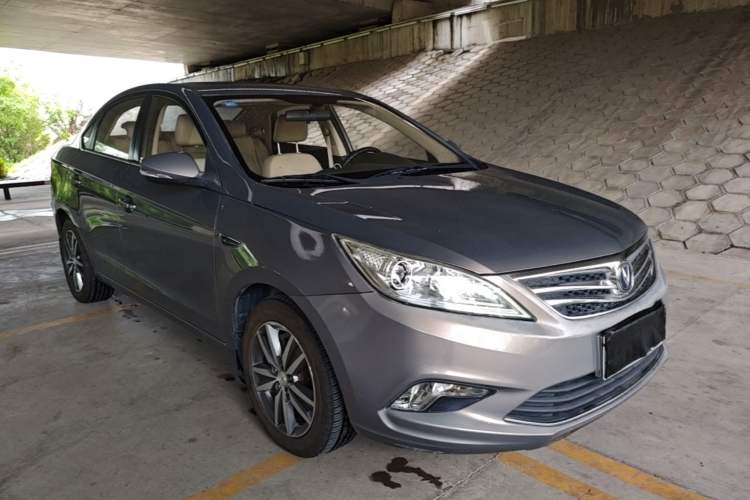 Used CHANGAN Eado 2015 1.6L Manual Luxury Model China V Standard Front Right 45 Deg