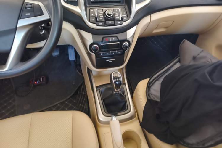 Used CHANGAN Eado 2015 1.6L Manual Luxury Model China V Standard Gear Lever