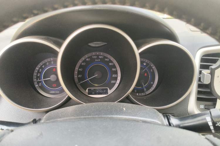 Used CHANGAN Eado 2015 1.6L Manual Luxury Model China IV Standard Instrument Cluster