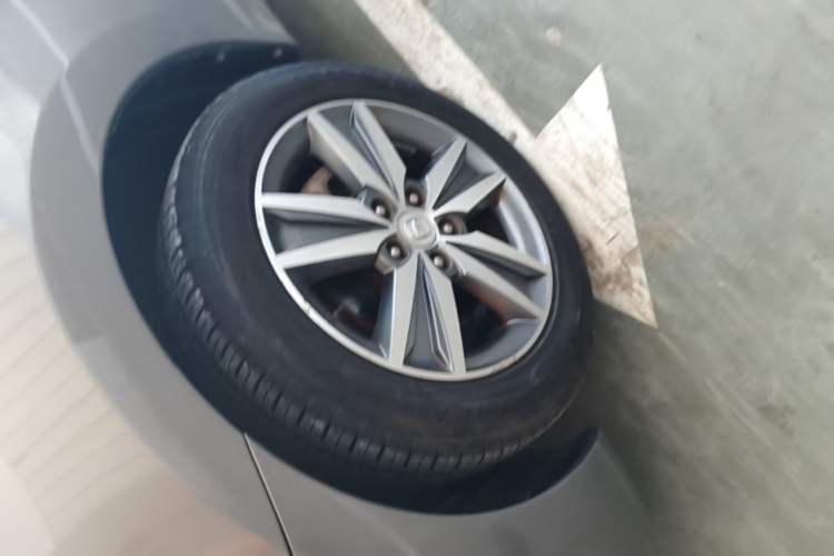 Used CHANGAN Eado 2015 1.6L Manual Luxury Model China V Standard Left Front Wheel Hub