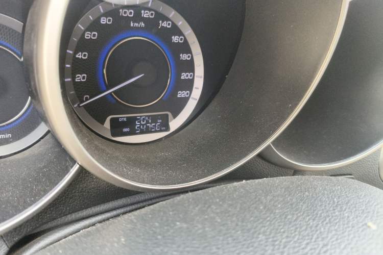 Used CHANGAN Eado 2015 1.6L Manual Luxury Model China IV Standard Odometer Close Up