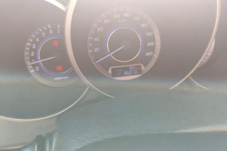 Used CHANGAN Eado 2015 1.6L Manual Luxury Model China V Standard Odometer Close Up