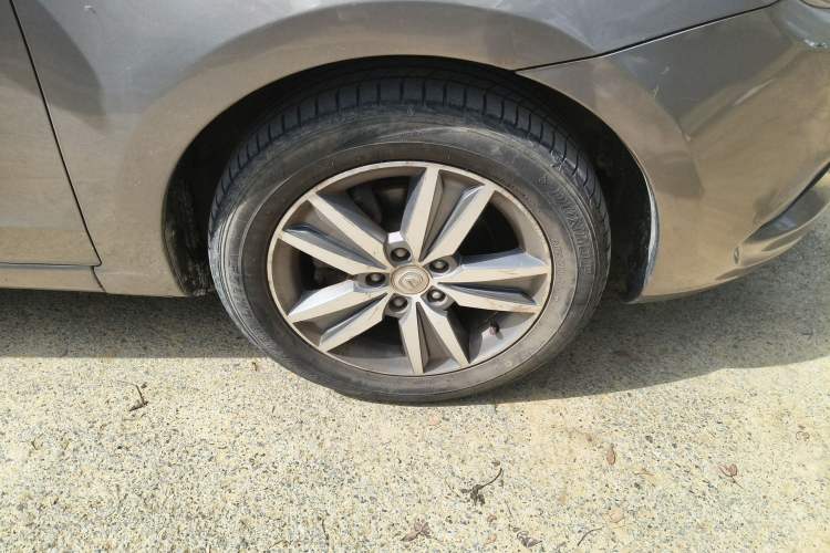 Used CHANGAN Eado 2015 1.6L Manual Luxury Model China IV Standard Right Front Wheel Hub