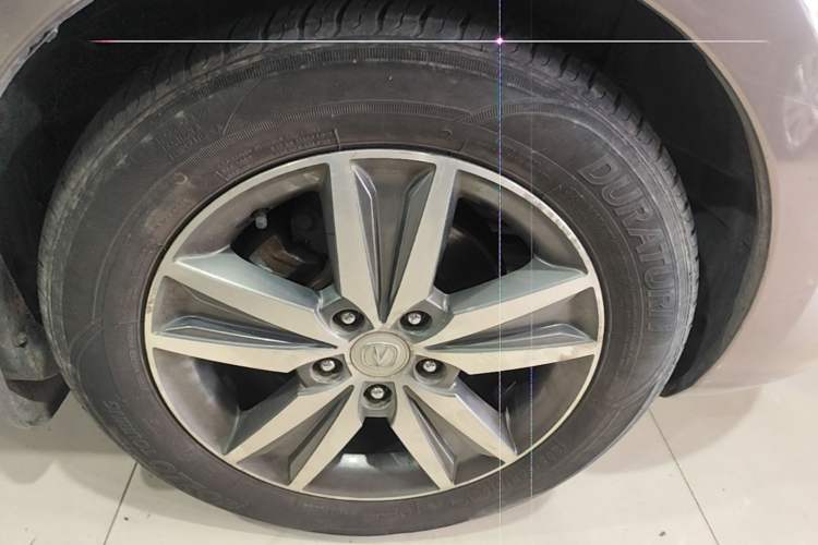 Used CHANGAN Eado 2015 1.6L Automatic Luxury Model Right Front Wheel Hub