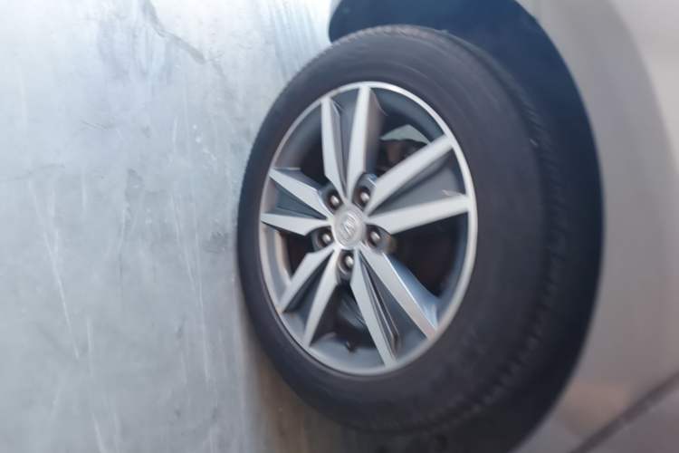 Used CHANGAN Eado 2015 1.6L Manual Luxury Model China V Standard Right Rear Wheel Hub
