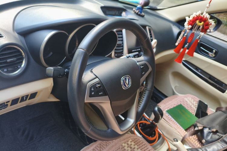 Used CHANGAN Eado 2015 1.6L Manual Luxury Model China V Standard Steering Wheel