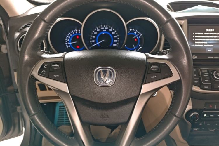 Used CHANGAN Eado 2015 1.6L Manual Luxury Model China V Standard Steering Wheel