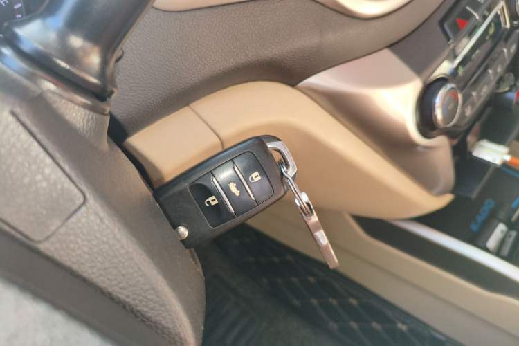 Used CHANGAN Eado 2015 1.6L Manual Luxury Model China V Standard Vehicle Key