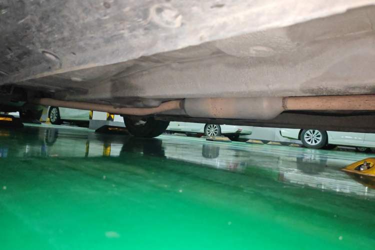 Used CHANGAN Eado 2015 1.6L Manual Luxury Model China IV Standard Chassis Front Right