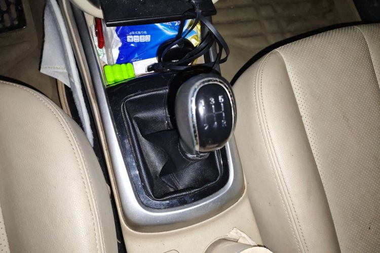 Used CHANGAN Eado 2015 1.6L Manual Luxury Model China IV Standard Gear Lever