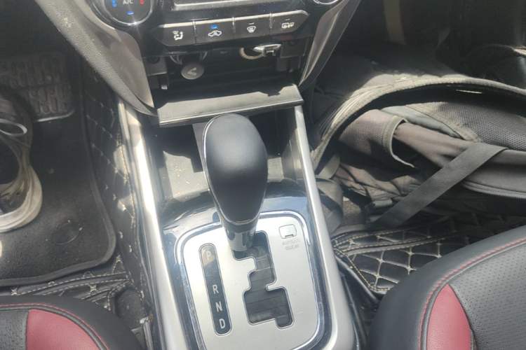 Used CHANGAN Eado 2015 1.6L Automatic Junku Model China IV Standard Gear Lever