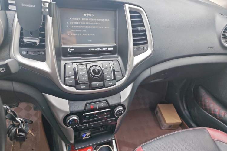 Used CHANGAN Eado 2015 1.6L Manual Junku Model China IV Standard Audio And AC Panel