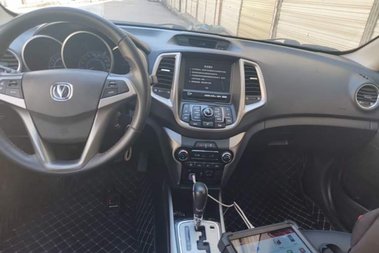 Used CHANGAN Eado 2015 1.6L Automatic Junku Model China IV Standard Audio And AC Panel