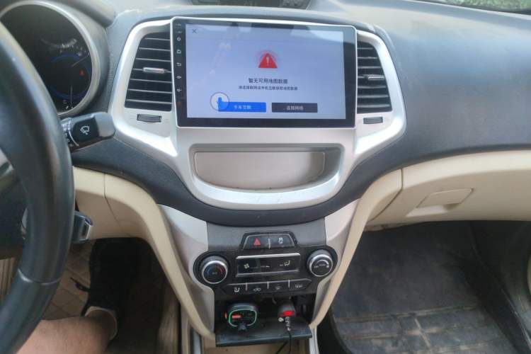 Used CHANGAN Eado 2015 1.6L Manual Luxury Model China V Standard Audio And AC Panel