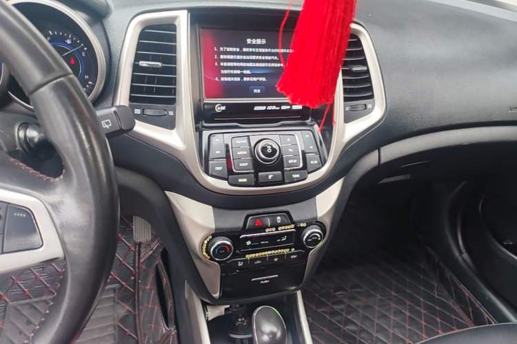 Used CHANGAN Eado 2015 1.6L Automatic Junku Model China IV Standard Audio And AC Panel